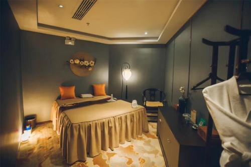 兄弟带我去体验了上海徐汇区高端足道保健养生会所会所,严选优质模特级技师,私人定制