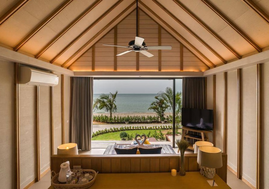 爽翻天满城区高端洗浴商务会所，花样眼花缭乱盛宴来袭