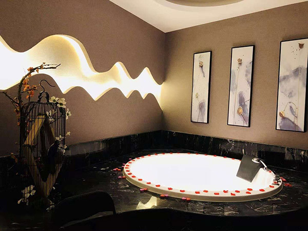 兄弟带我去海淀洗浴，花样服务尽享其中